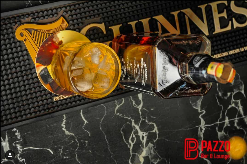 Cocktail Pour